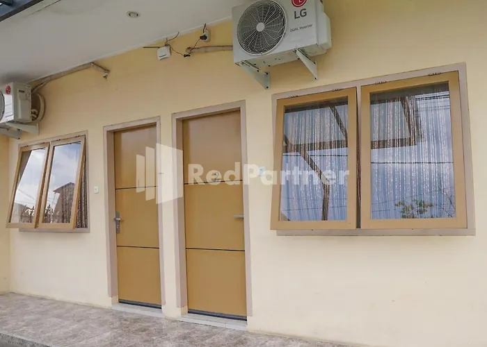 Adisa Homestay Near Saiful Anwar Malang